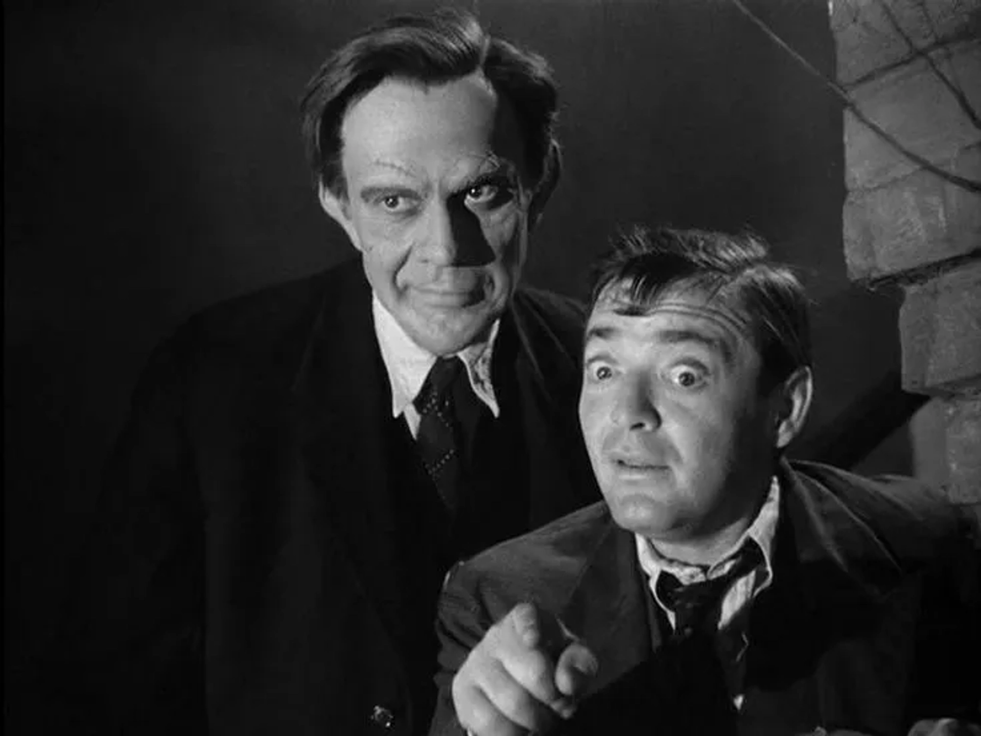 Peter Lorre and Raymond Massey in Arsenic and Old Lace (1944)