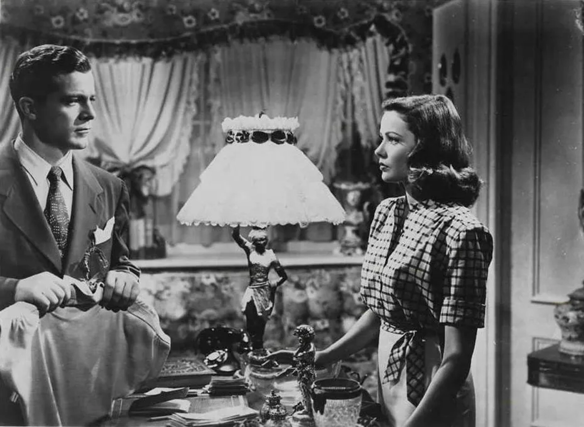 Gene Tierney and Dana Andrews in Laura (1944)