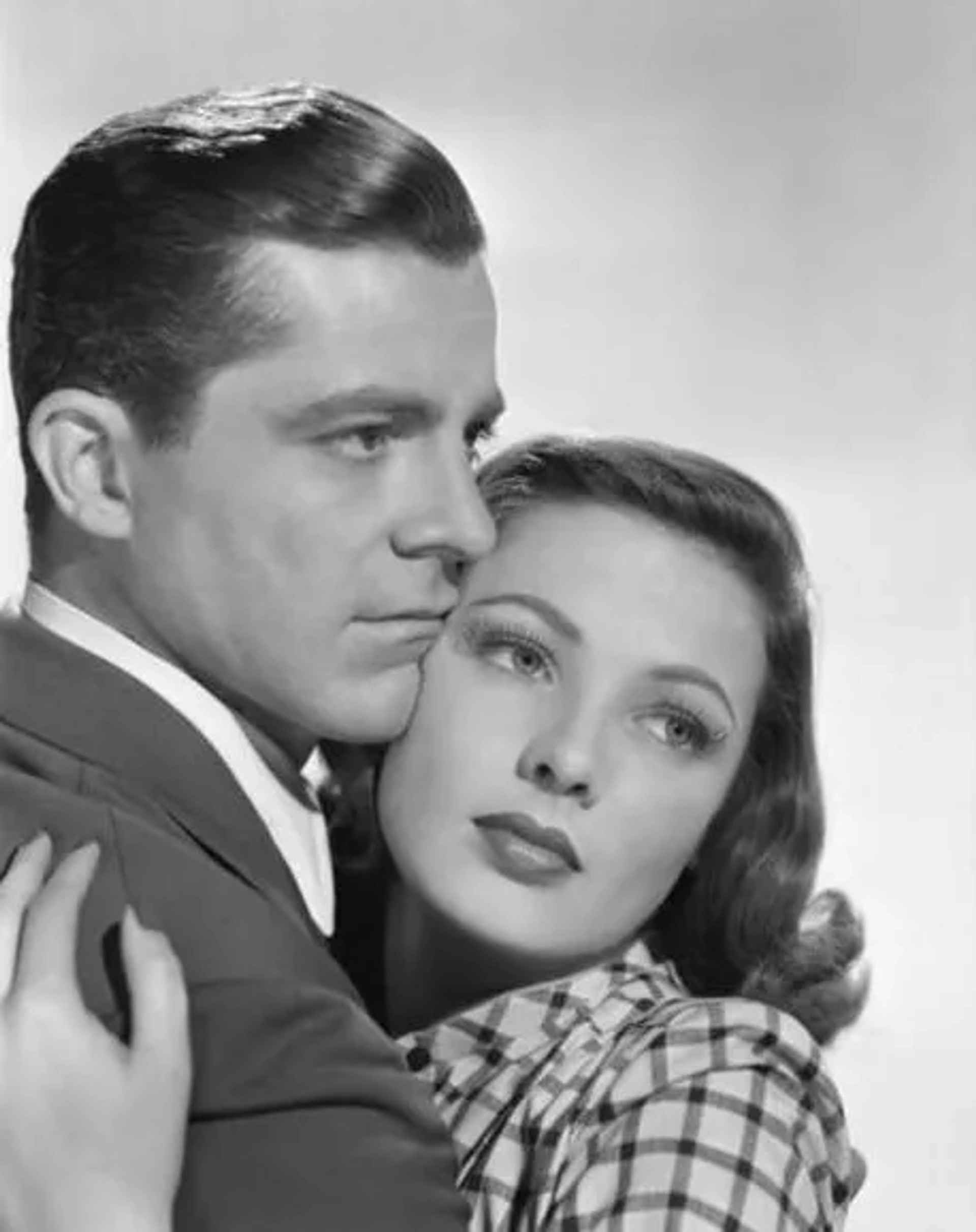 Gene Tierney and Dana Andrews in Laura (1944)