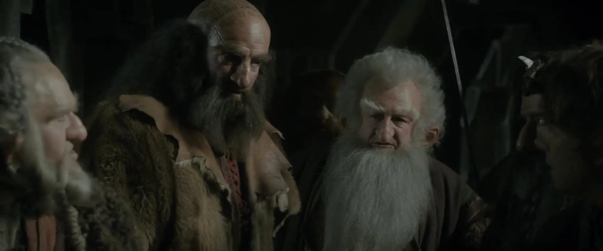 Martin Freeman, Mark Hadlow, William Kircher, Graham McTavish, and Ken Stott in The Hobbit: The Desolation of Smaug (2013)