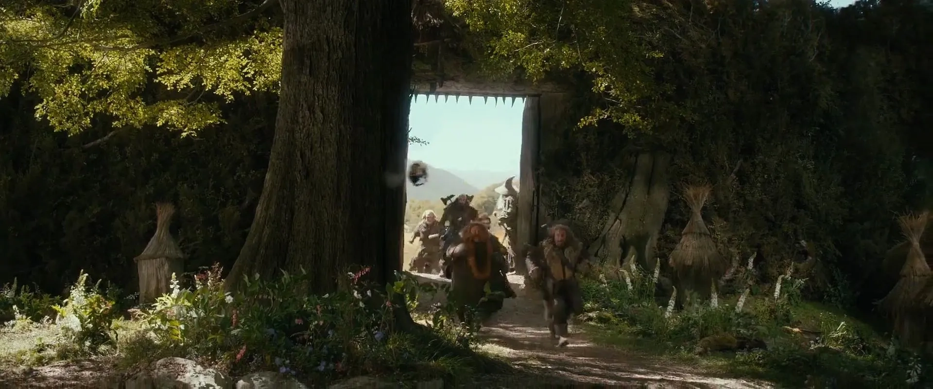 Mark Hadlow, Graham McTavish, Dean O'Gorman, and Stephen Hunter in The Hobbit: The Desolation of Smaug (2013)