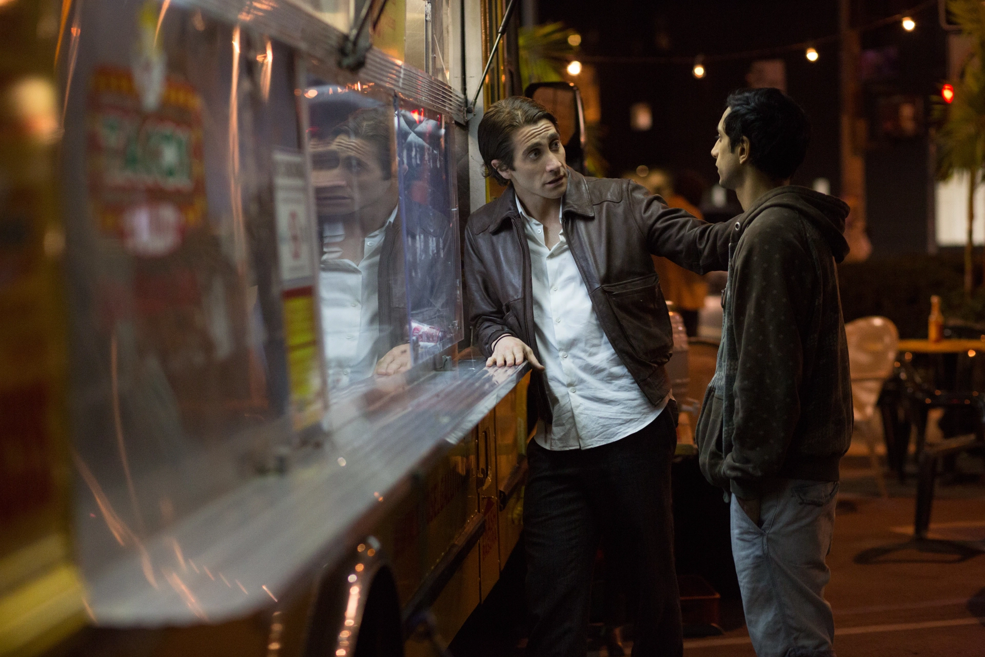 Jake Gyllenhaal and Riz Ahmed in Nightcrawler (2014)