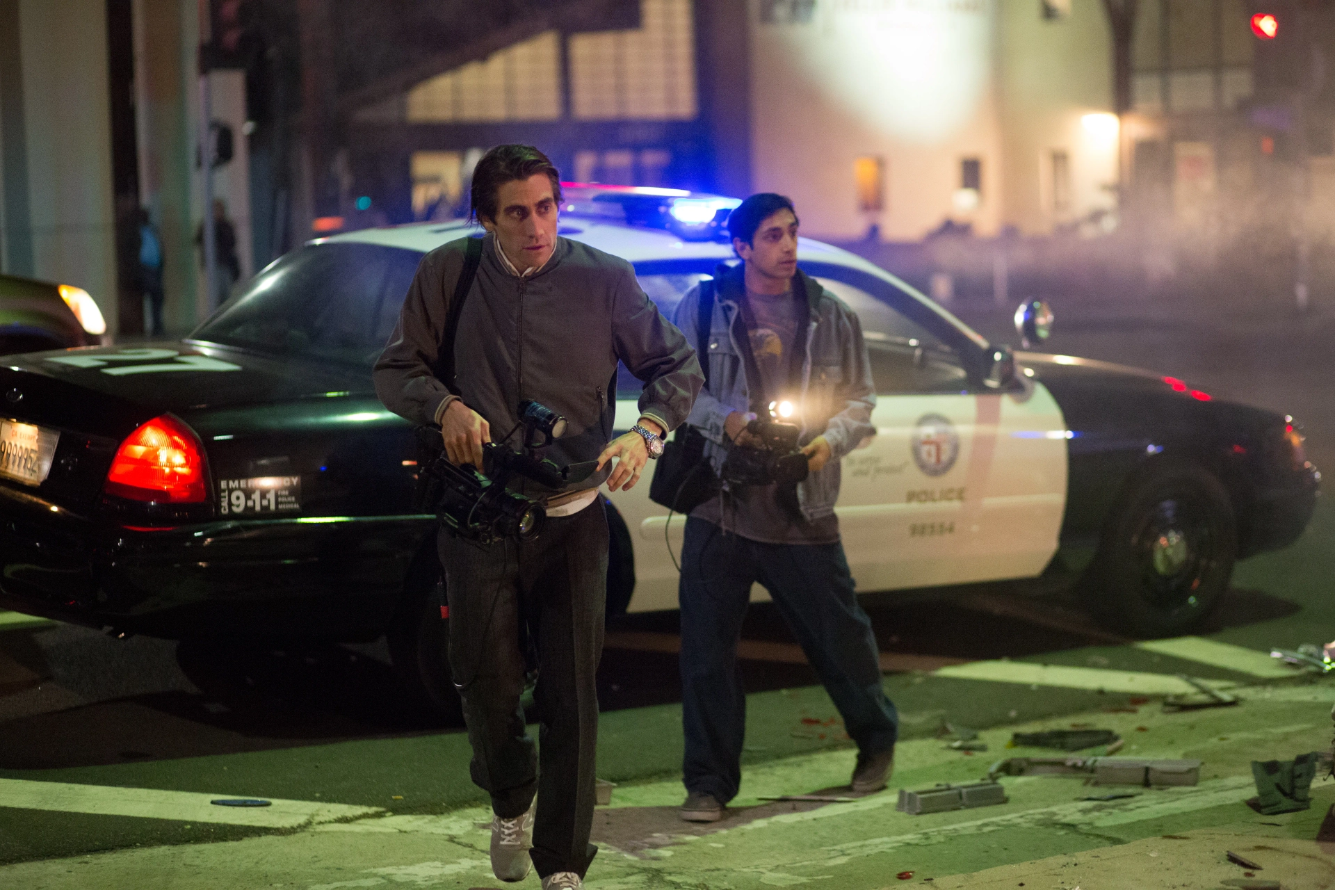 Jake Gyllenhaal and Riz Ahmed in Nightcrawler (2014)