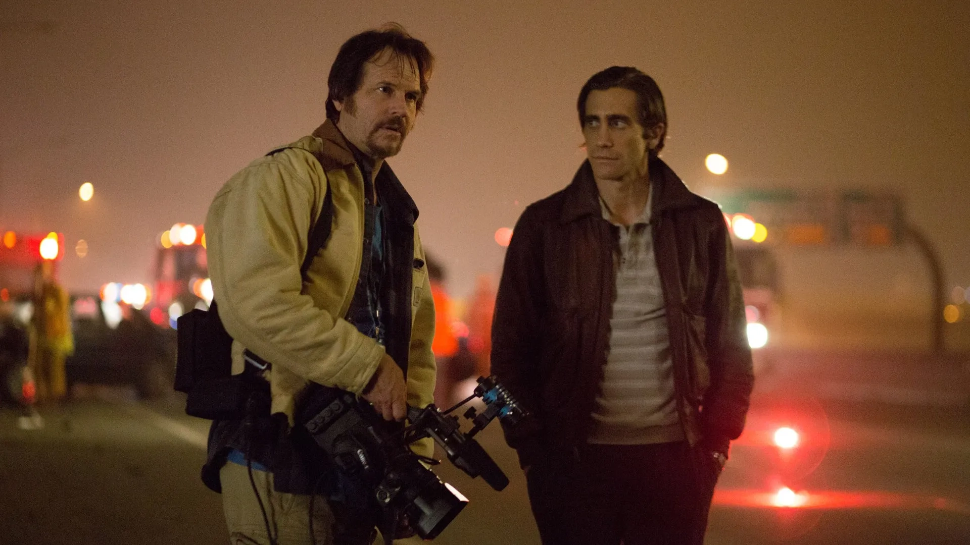 Bill Paxton and Jake Gyllenhaal in Nightcrawler (2014)