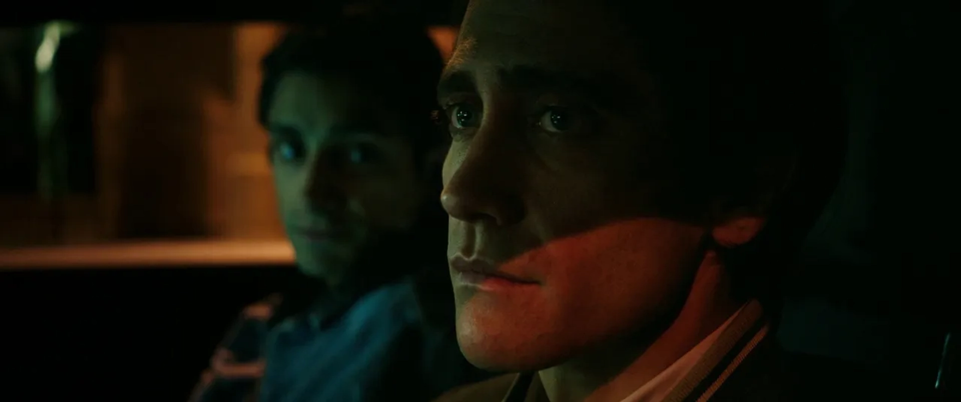 Jake Gyllenhaal and Riz Ahmed in Nightcrawler (2014)