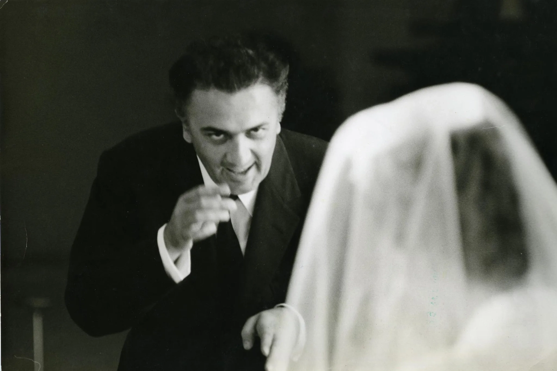 Federico Fellini in 8½ (1963)