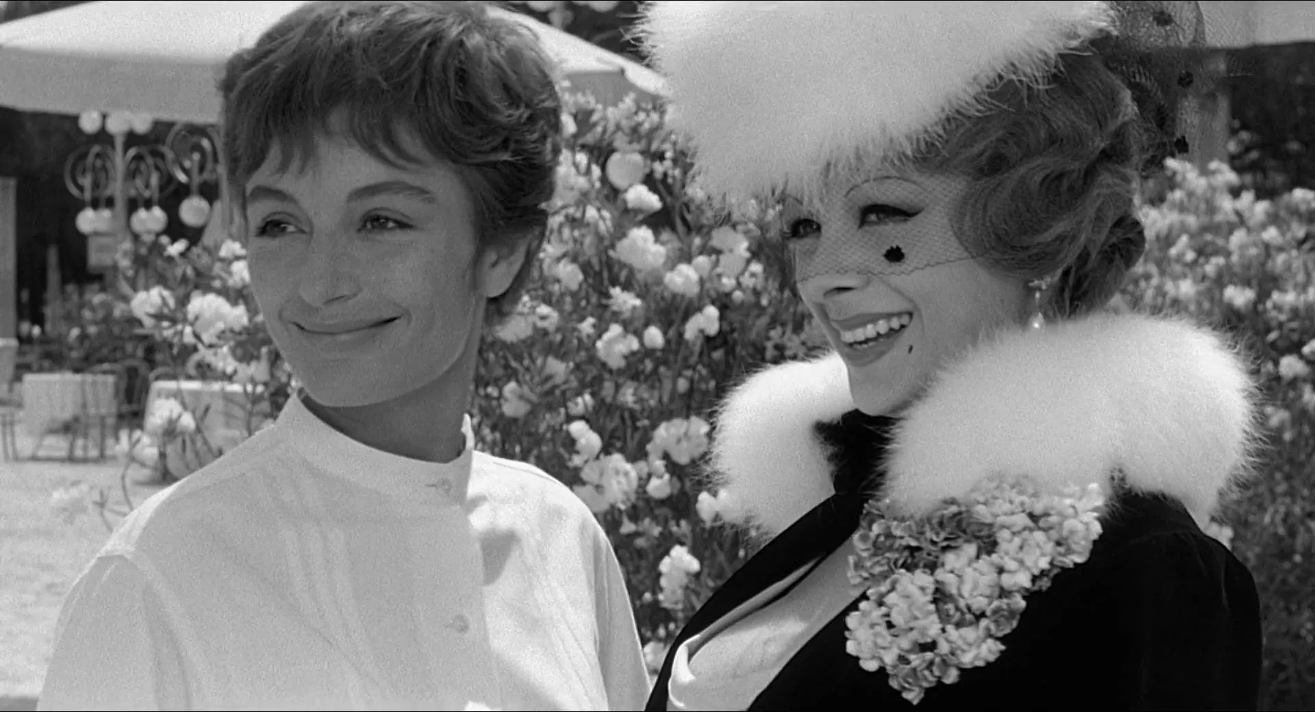 Anouk Aimée and Sandra Milo in 8½ (1963)