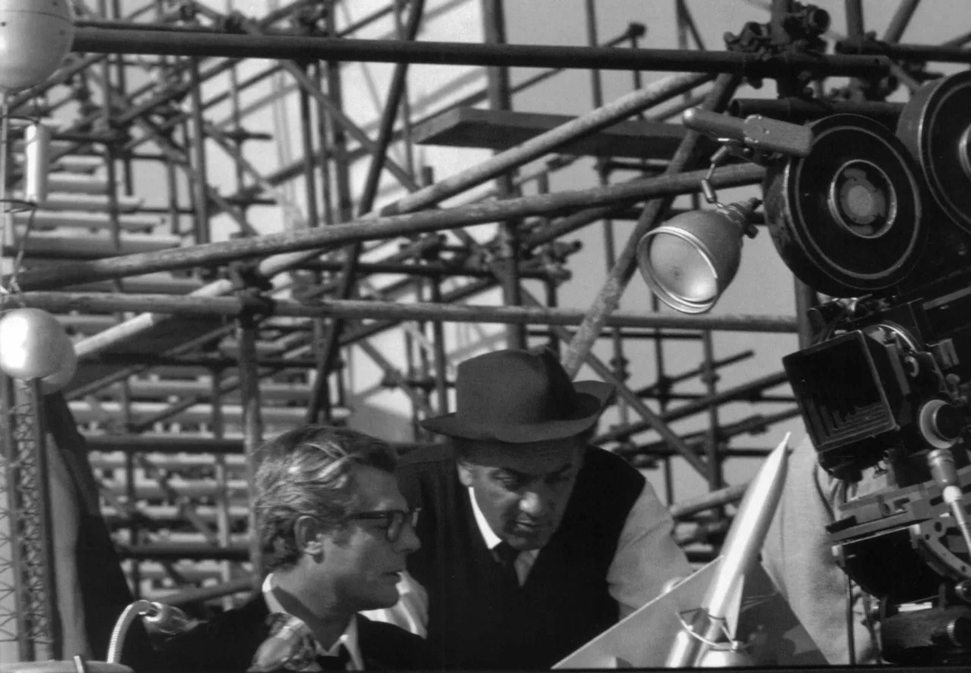 Federico Fellini and Marcello Mastroianni in 8½ (1963)