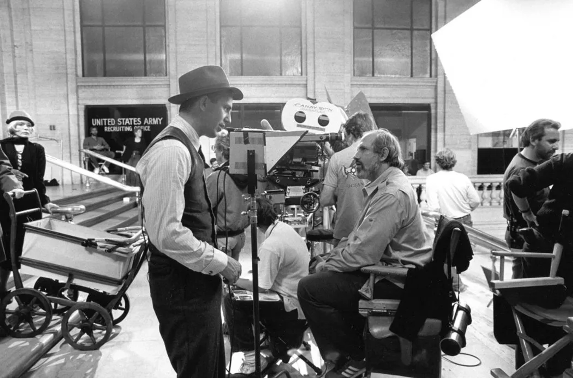 Kevin Costner and Brian De Palma in The Untouchables (1987)