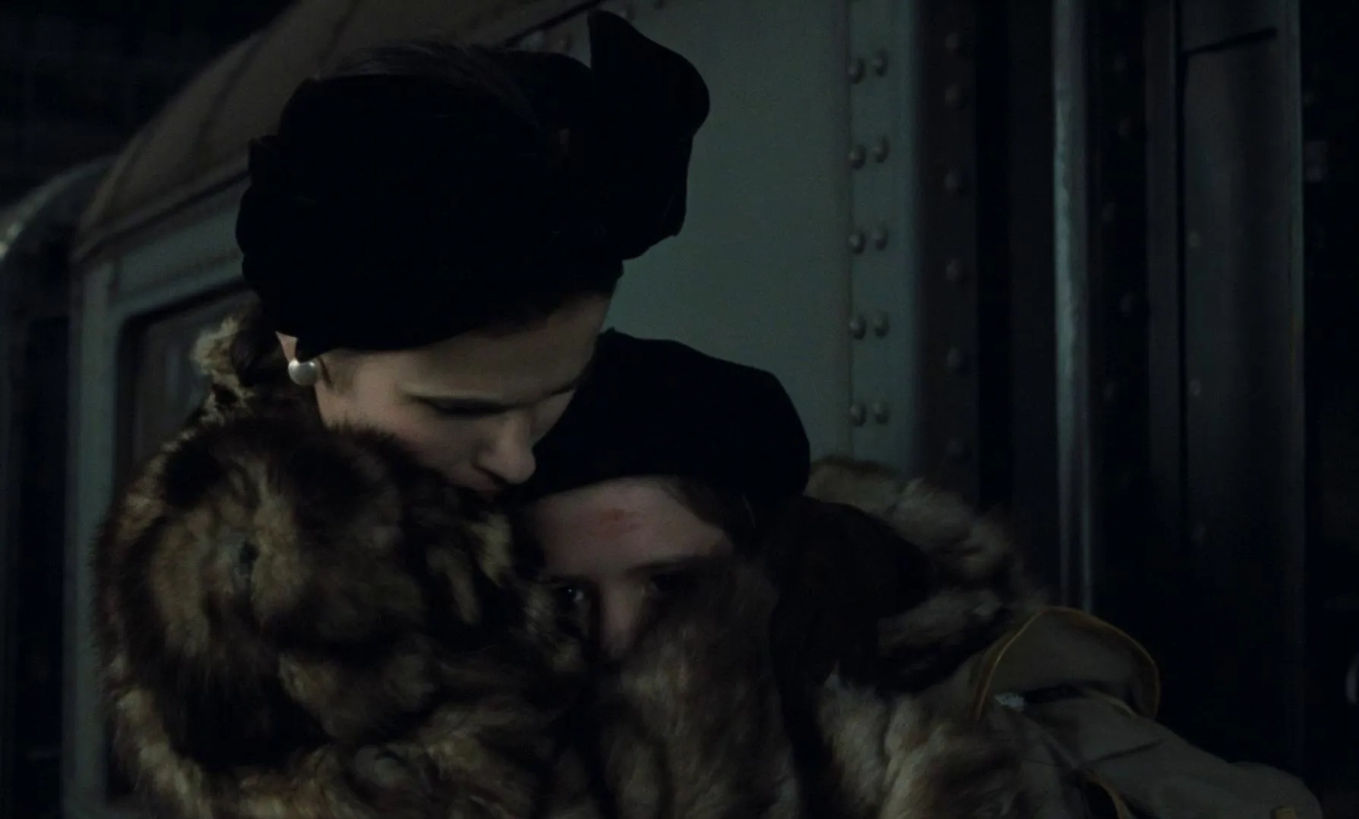 Gaspard Manesse and Francine Racette in Goodbye, Children (1987)