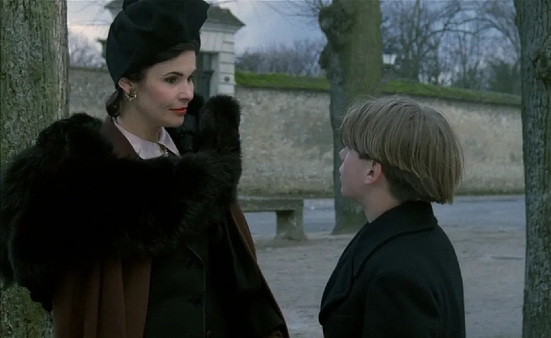 Gaspard Manesse and Francine Racette in Goodbye, Children (1987)