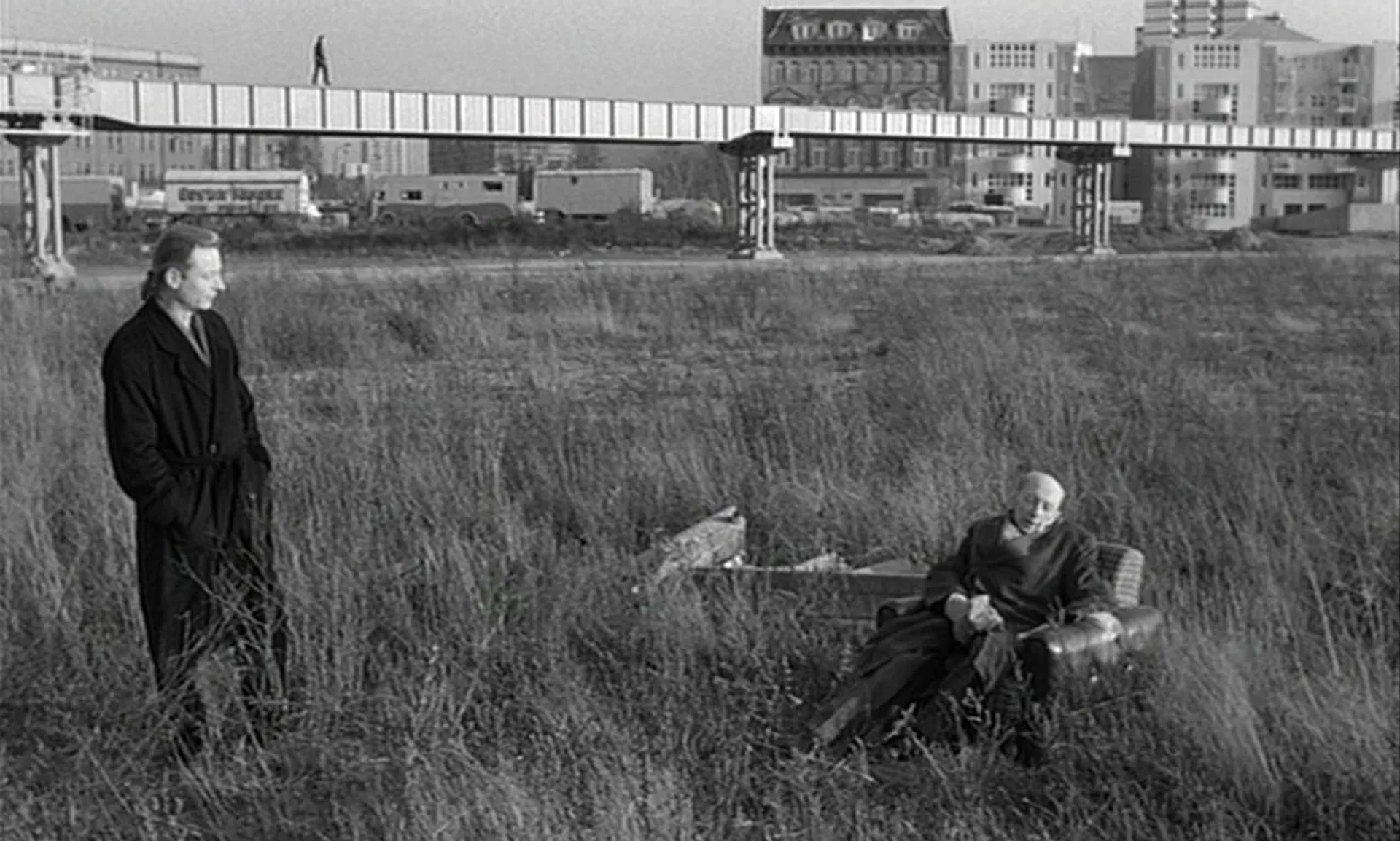 Curt Bois and Otto Sander in Wings of Desire (1987)