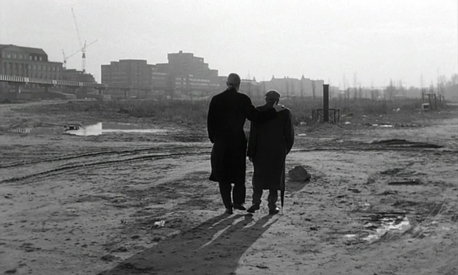 Curt Bois and Otto Sander in Wings of Desire (1987)