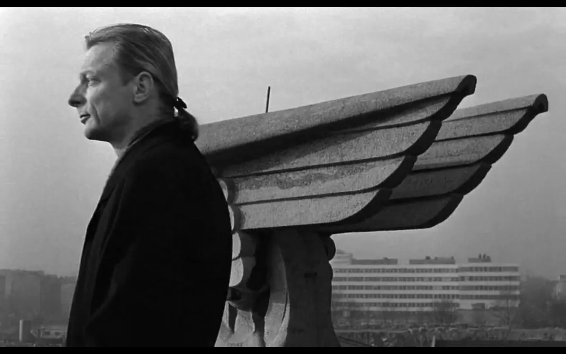 Otto Sander in Wings of Desire (1987)