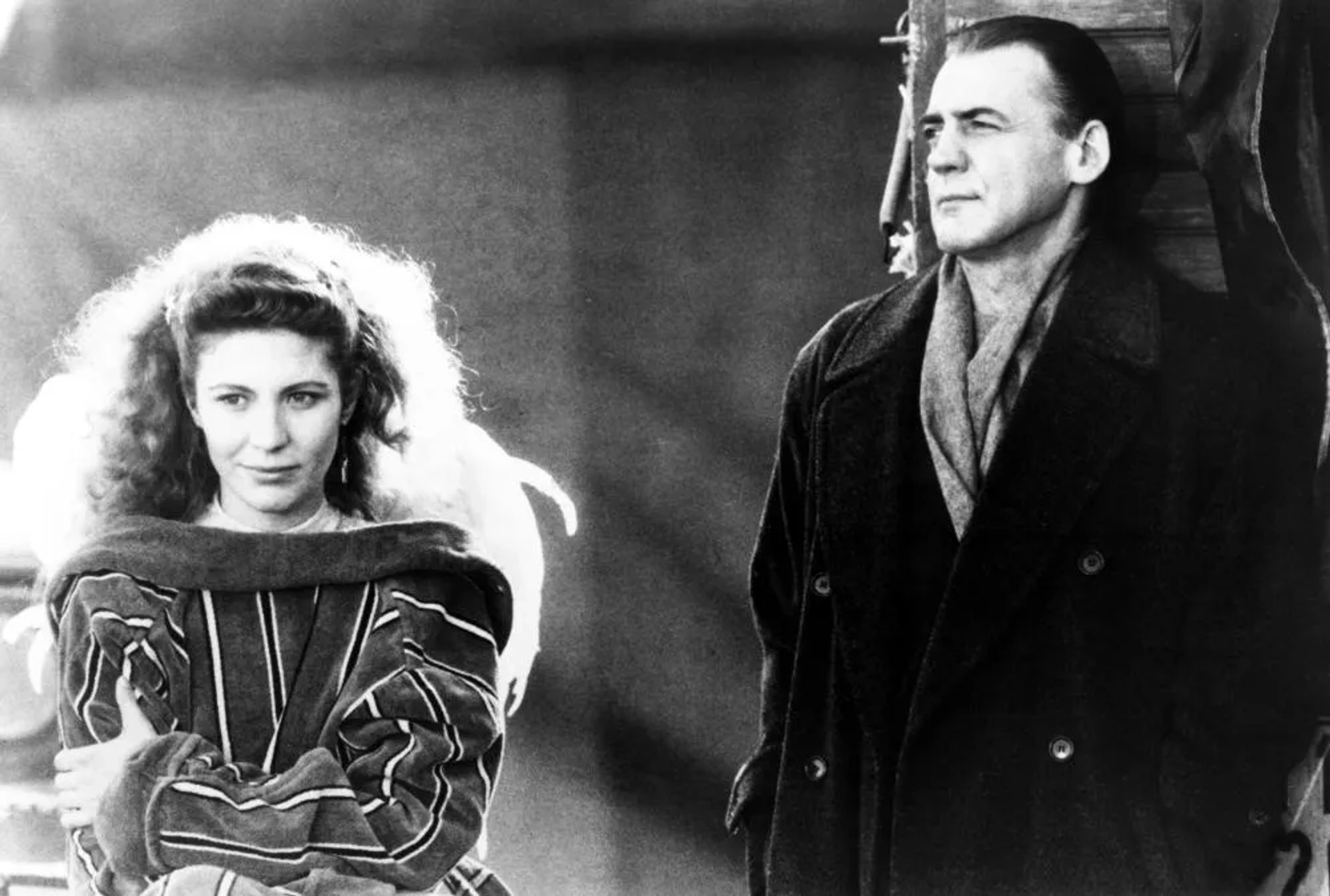 Bruno Ganz and Solveig Dommartin in Wings of Desire (1987)