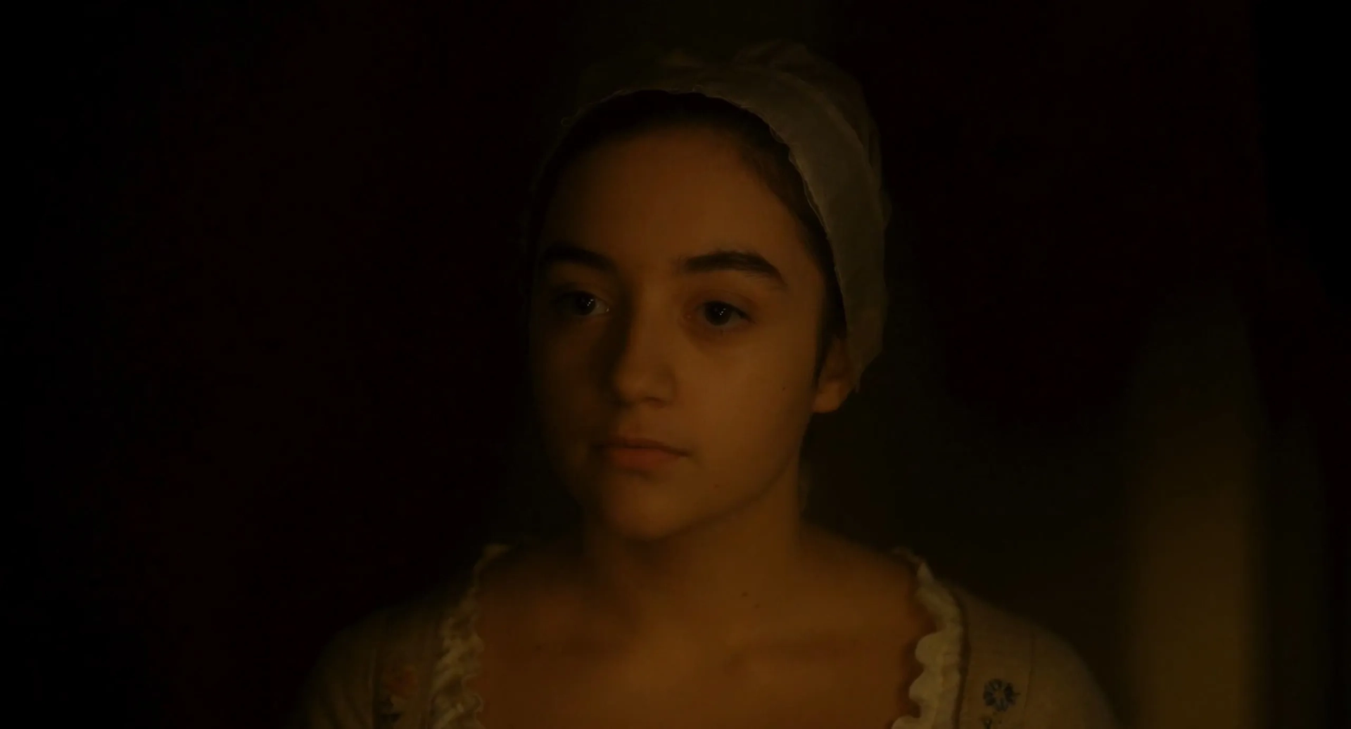 Luàna Bajrami in Portrait of a Lady on Fire (2019)