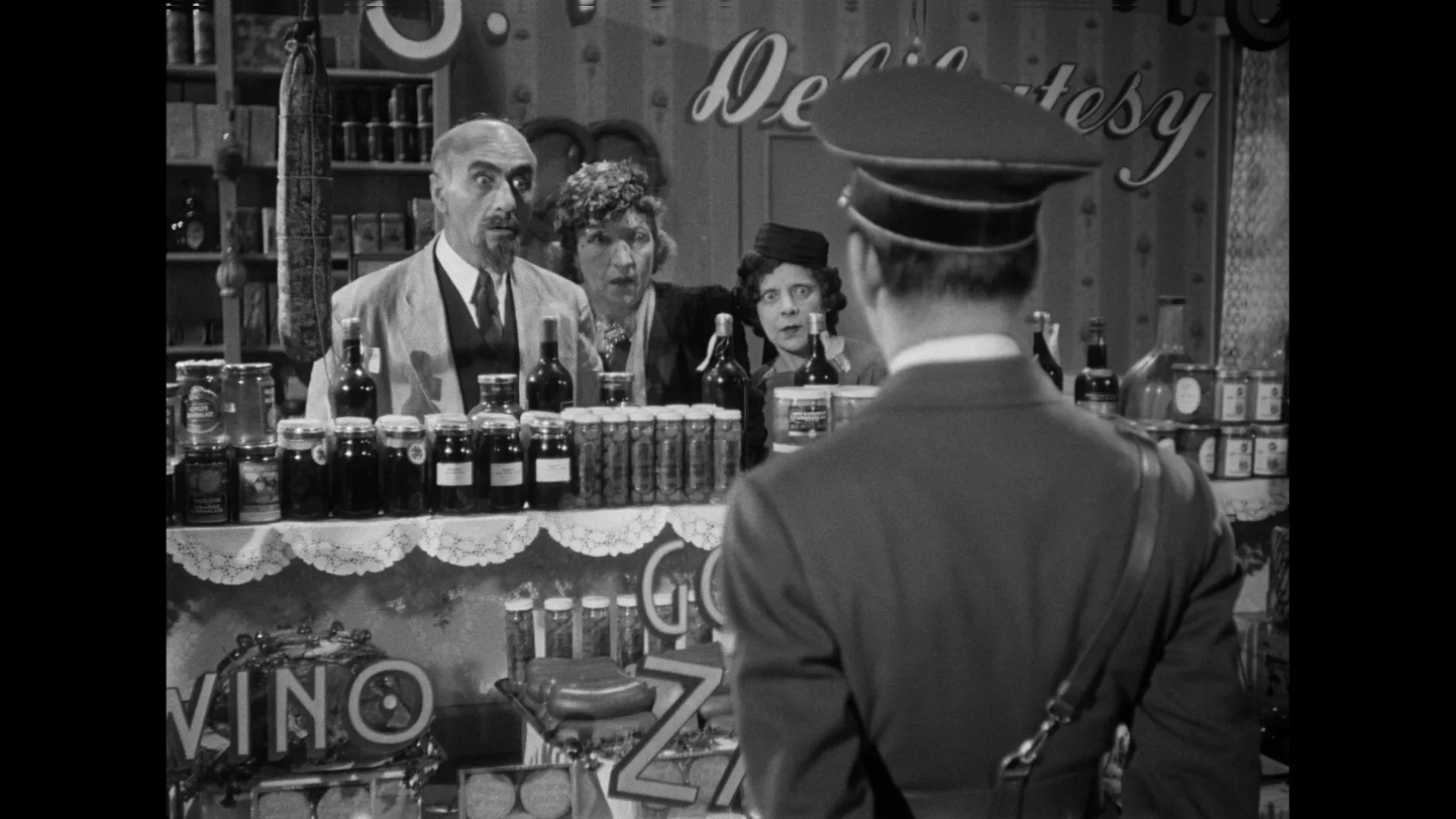 Lionel Atwill, Maude Eburne, and Tiny Jones in To Be or Not to Be (1942)