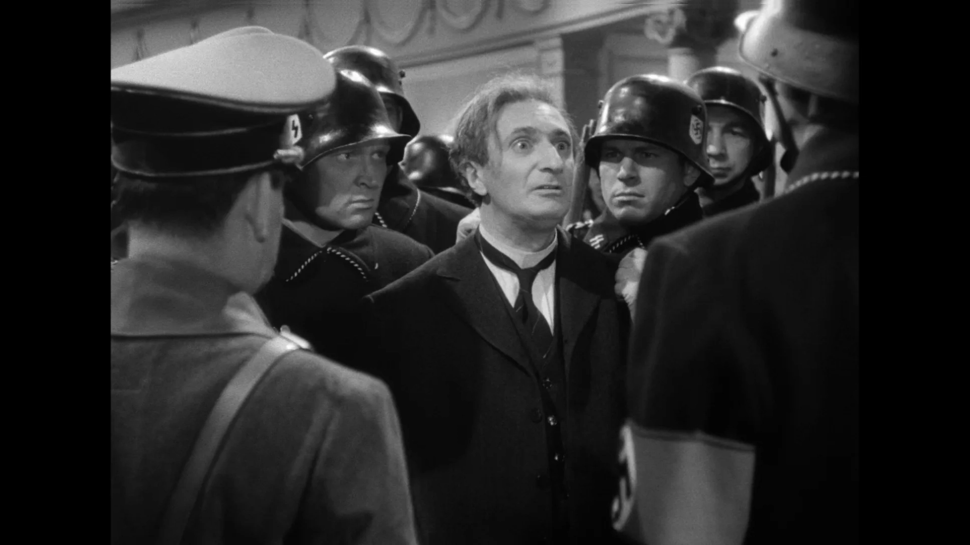 Felix Bressart in To Be or Not to Be (1942)