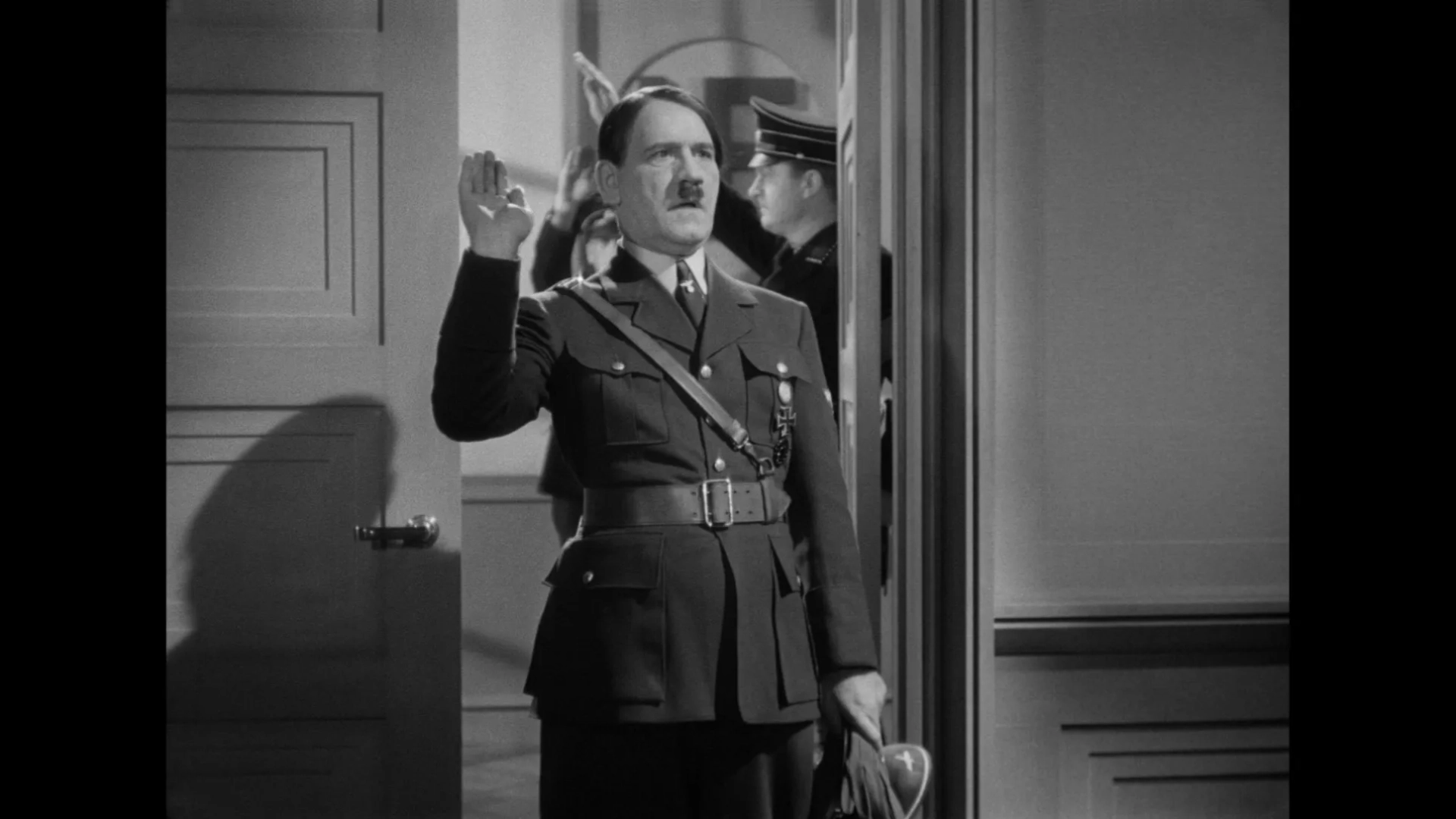 Tom Dugan in To Be or Not to Be (1942)