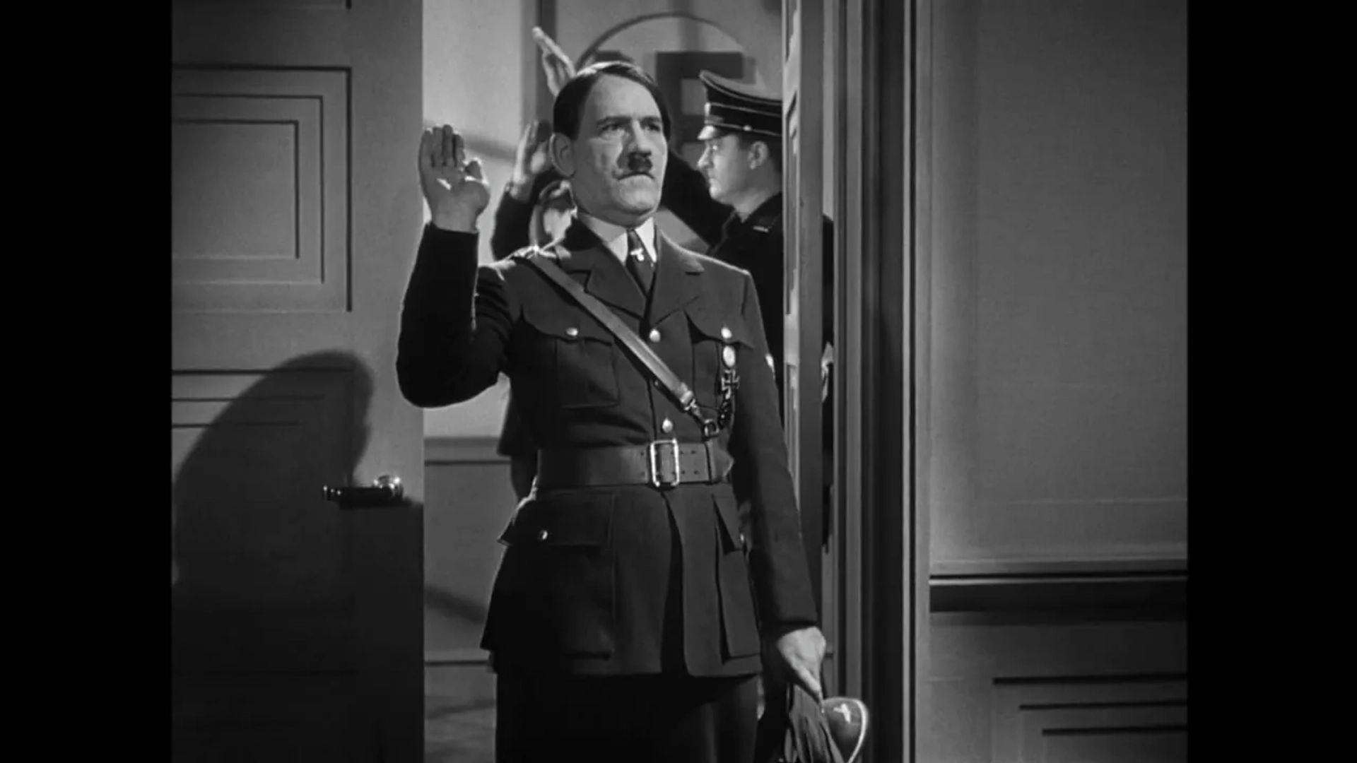 Tom Dugan in To Be or Not to Be (1942)