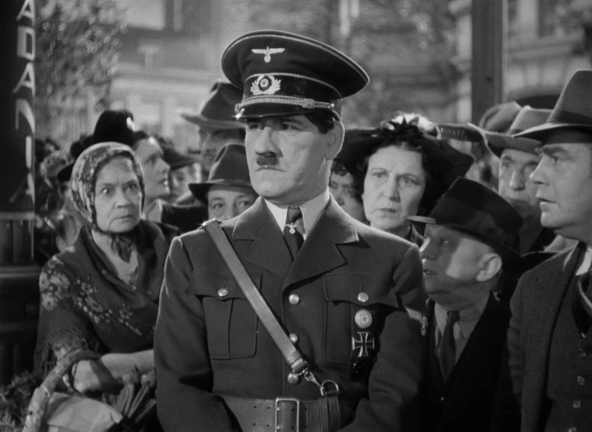 Tom Dugan in To Be or Not to Be (1942)