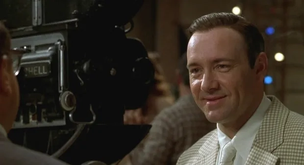 Kevin Spacey and Danny DeVito in L.A. Confidential (1997)
