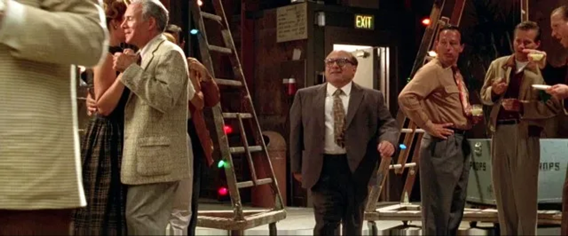 Kevin Spacey and Danny DeVito in L.A. Confidential (1997)