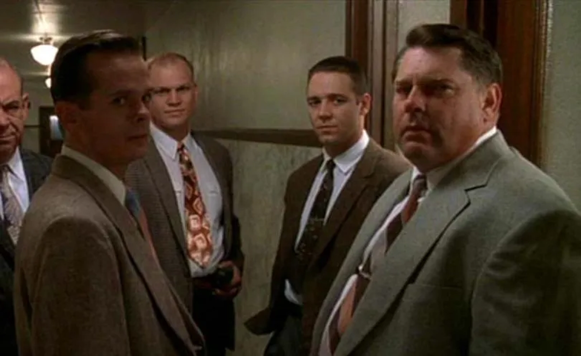 Ingo Neuhaus, Russell Crowe, Graham Beckel in L.A. Confidential