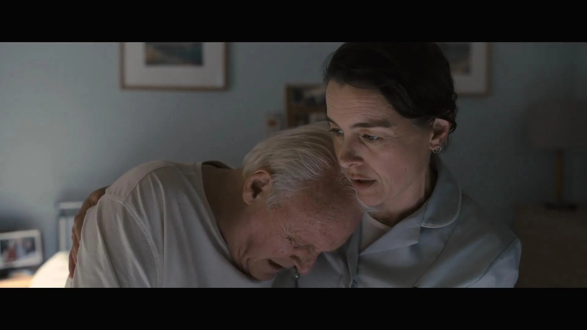 Anthony Hopkins and Olivia Williams in The Father (2020)