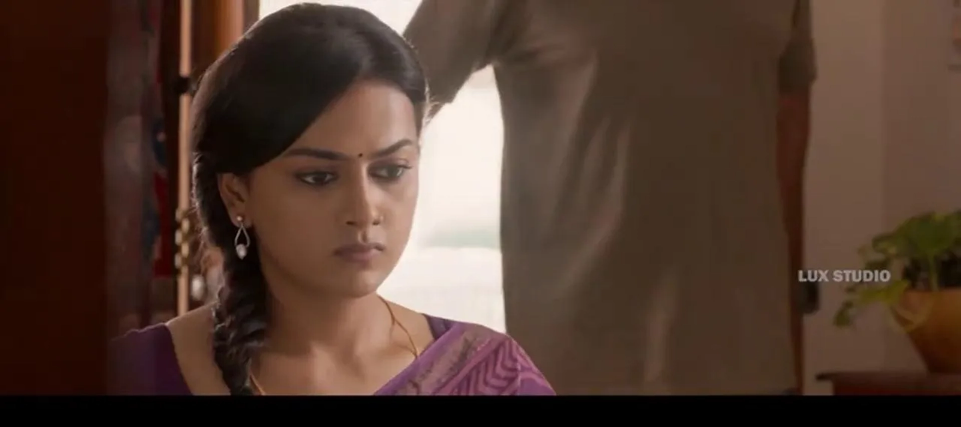 Shraddha Srinath in Vikram Vedha (2017)