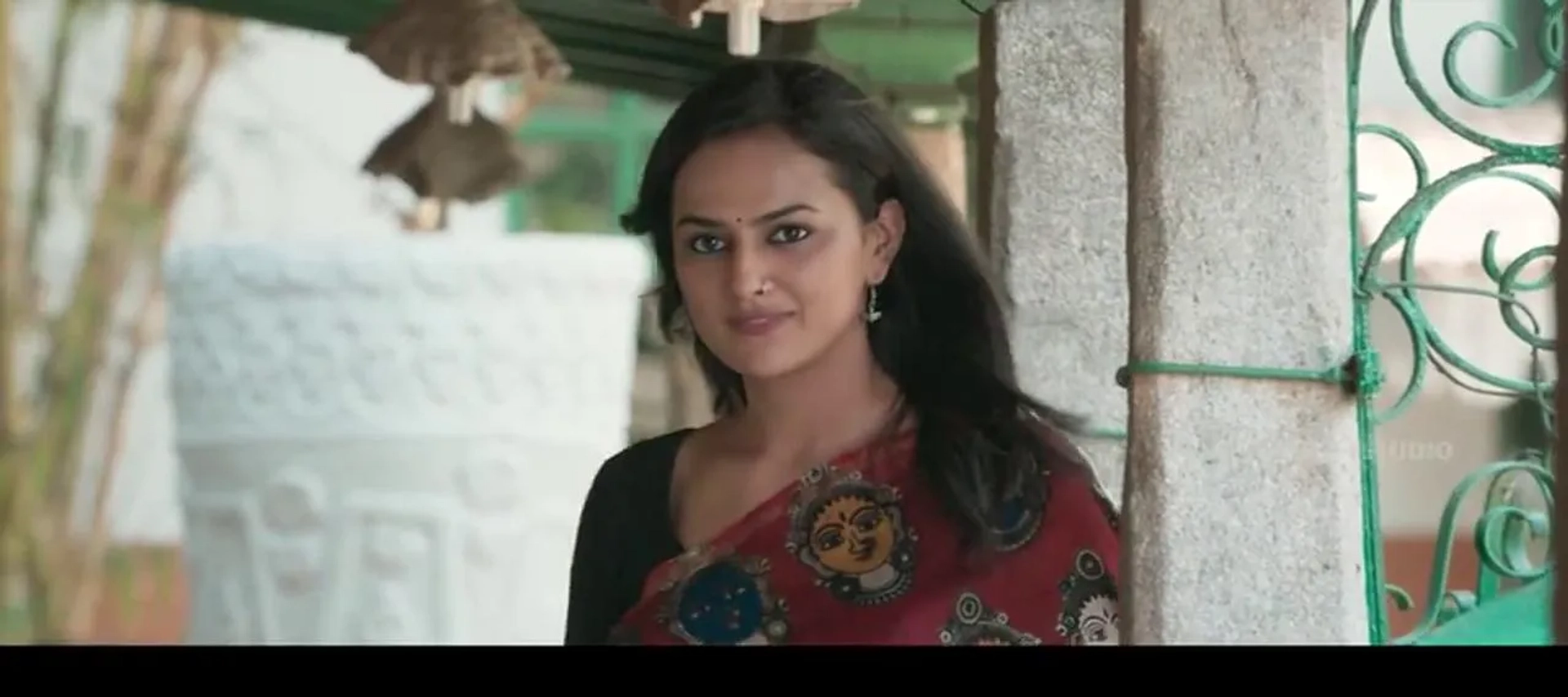 Shraddha Srinath in Vikram Vedha (2017)