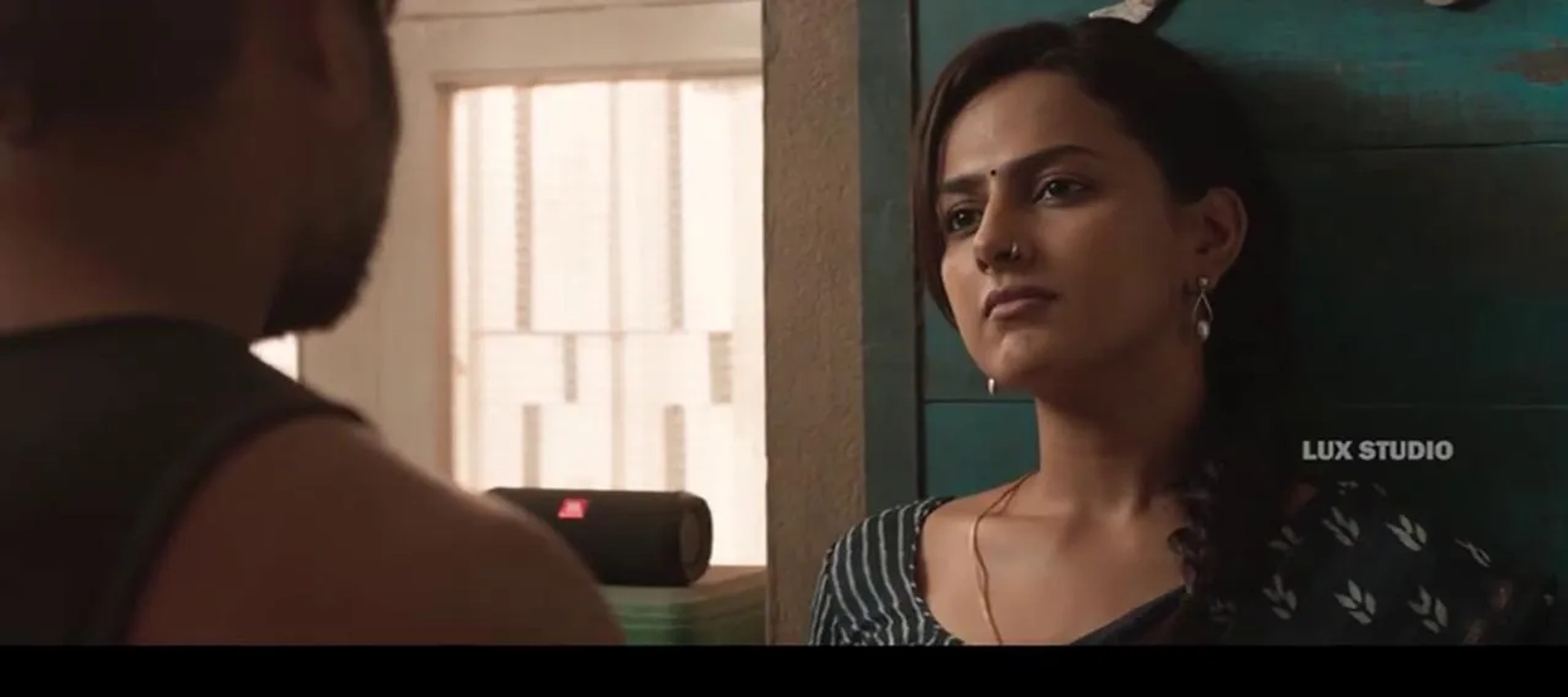 Madhavan and Shraddha Srinath in Vikram Vedha (2017)