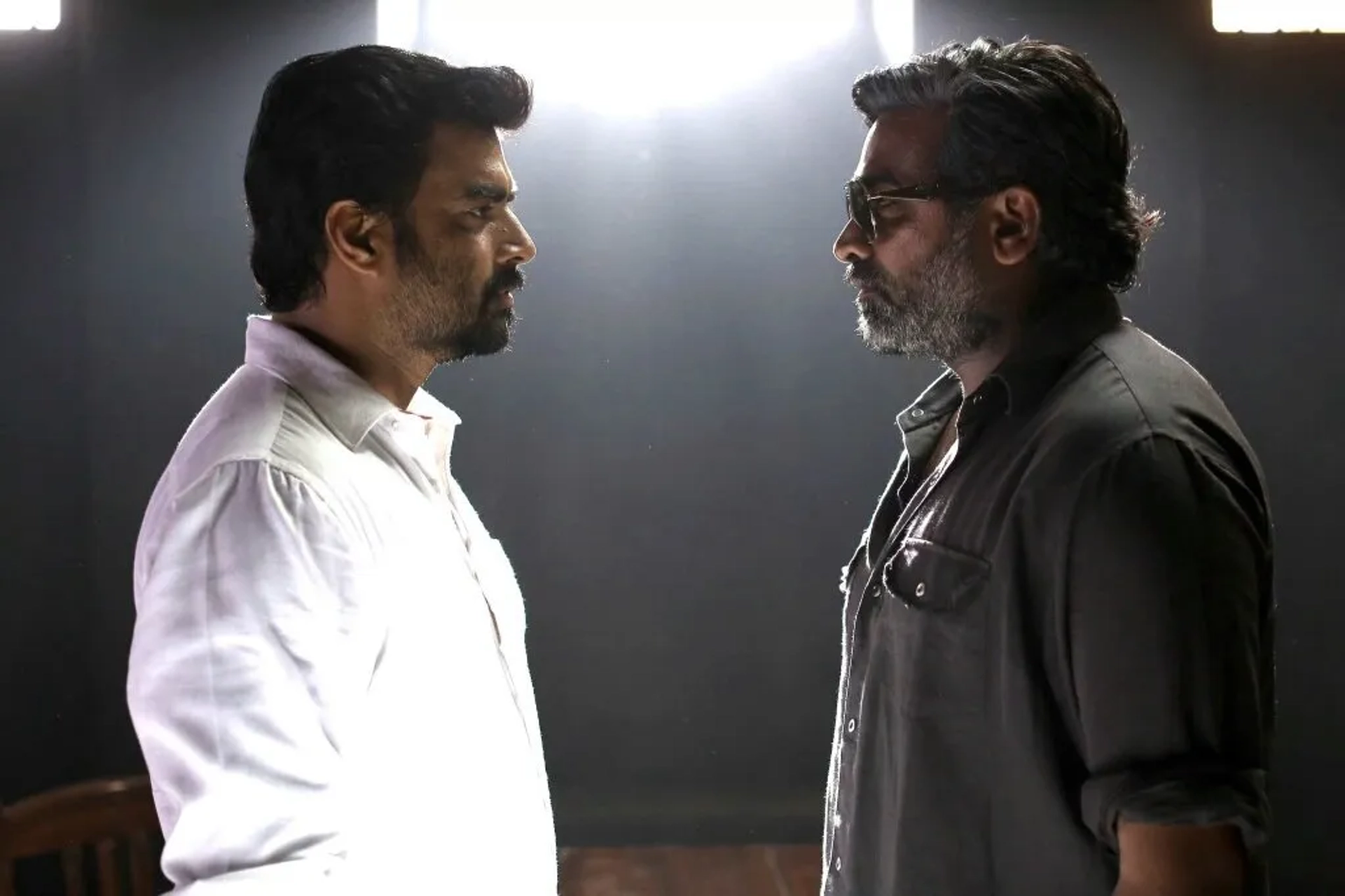 Madhavan and Vijay Sethupathi in Vikram Vedha (2017)