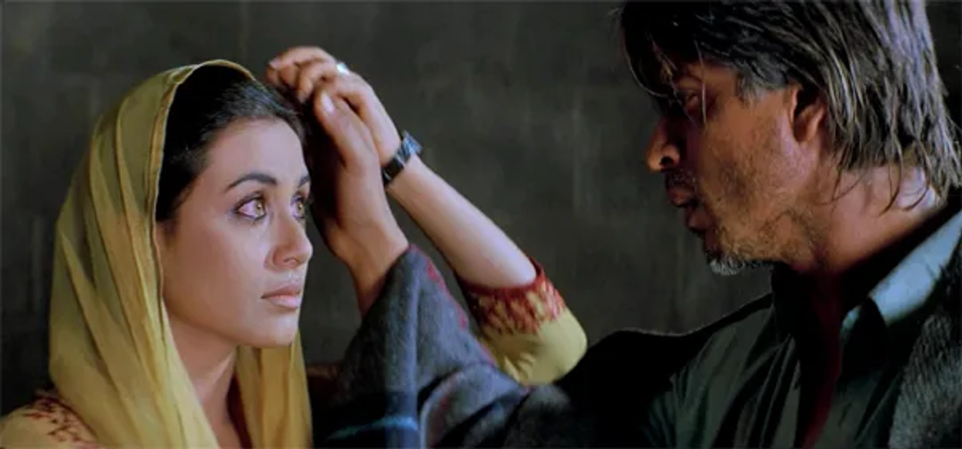 Shah Rukh Khan and Rani Mukerji in Veer Zaara (2004)