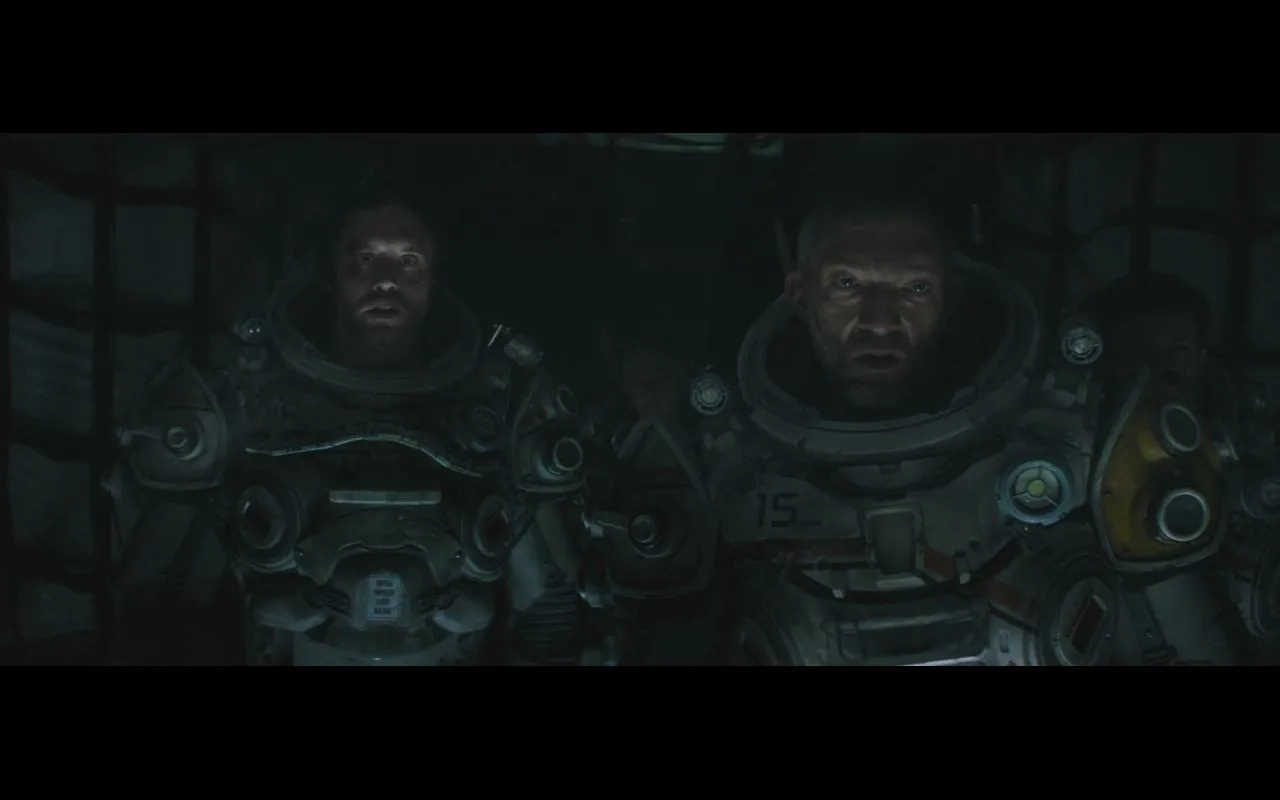 Vincent Cassel and T.J. Miller in Underwater (2020)