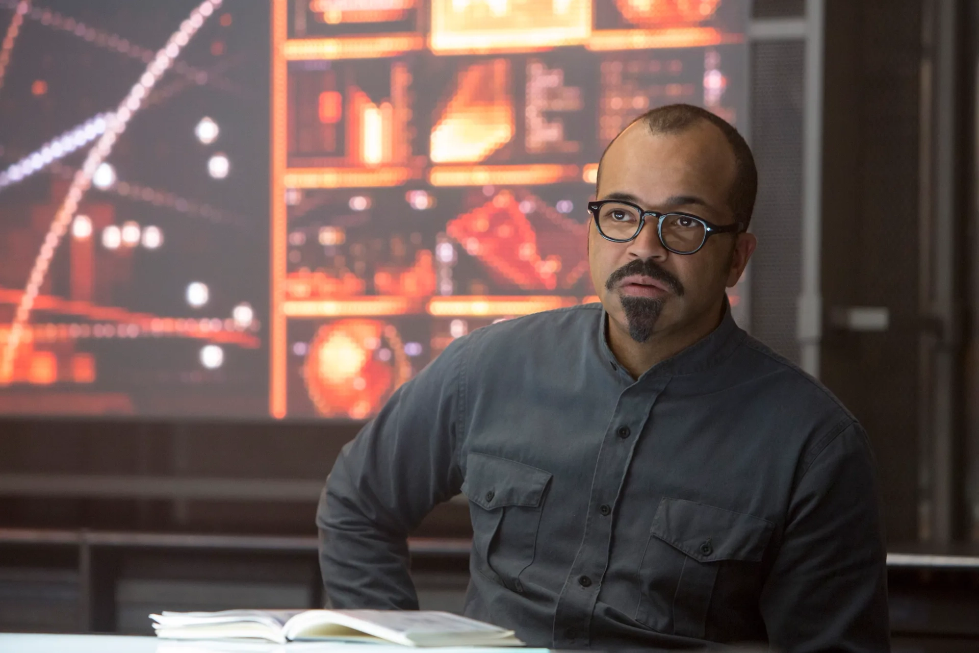 Jeffrey Wright in The Hunger Games: Mockingjay - Part 1 (2014)