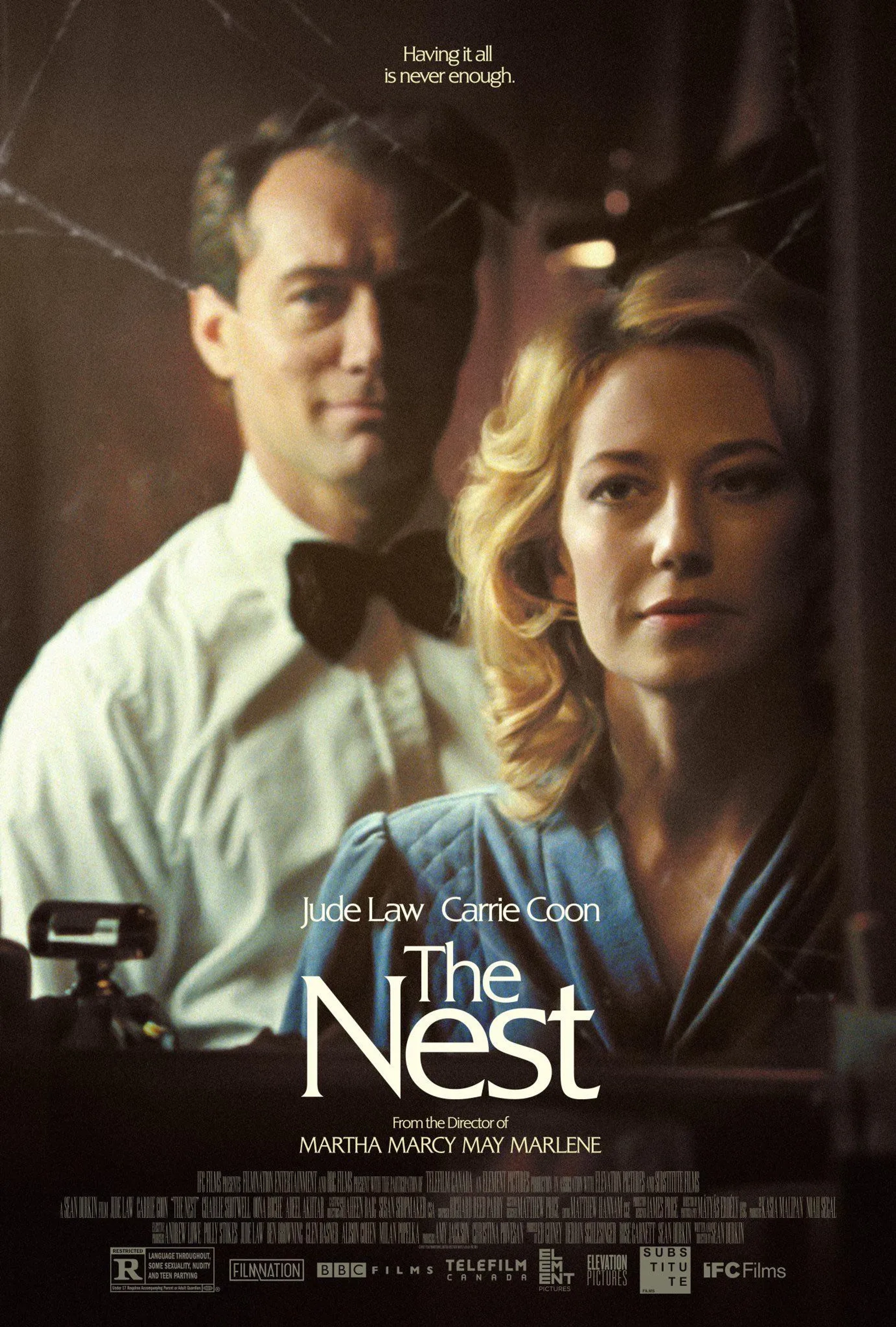 Jude Law and Carrie Coon in The Nest (2020)