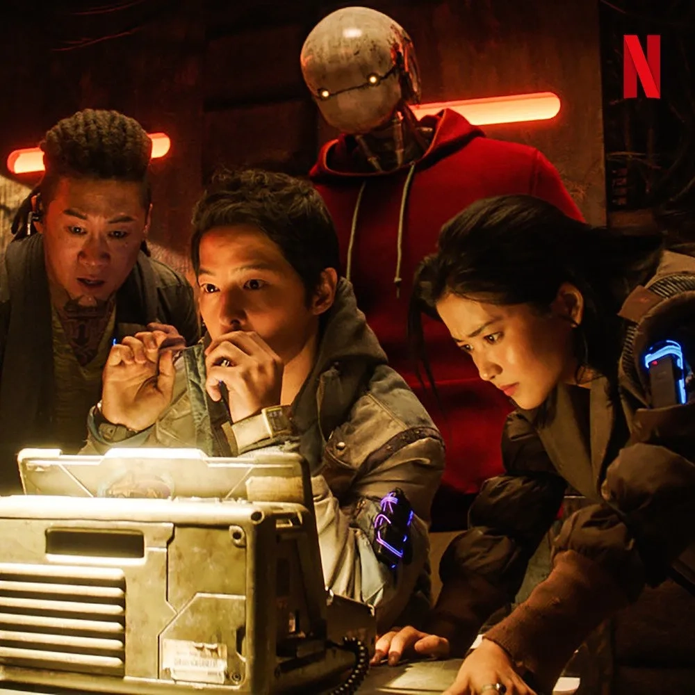 Song Joong-ki, Kim Tae-ri, and Jin Seon-kyu in Space Sweepers (2021)