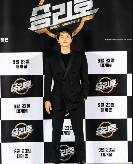 Song Joong-ki in Space Sweepers (2021)