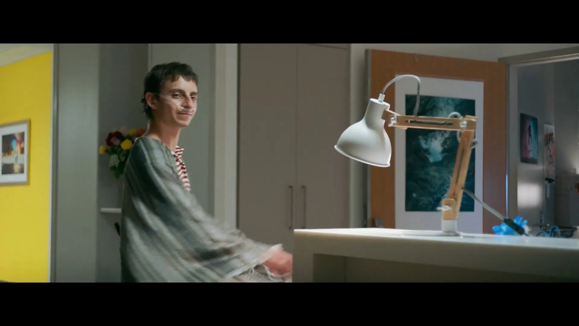 Moises Arias in Five Feet Apart (2019)