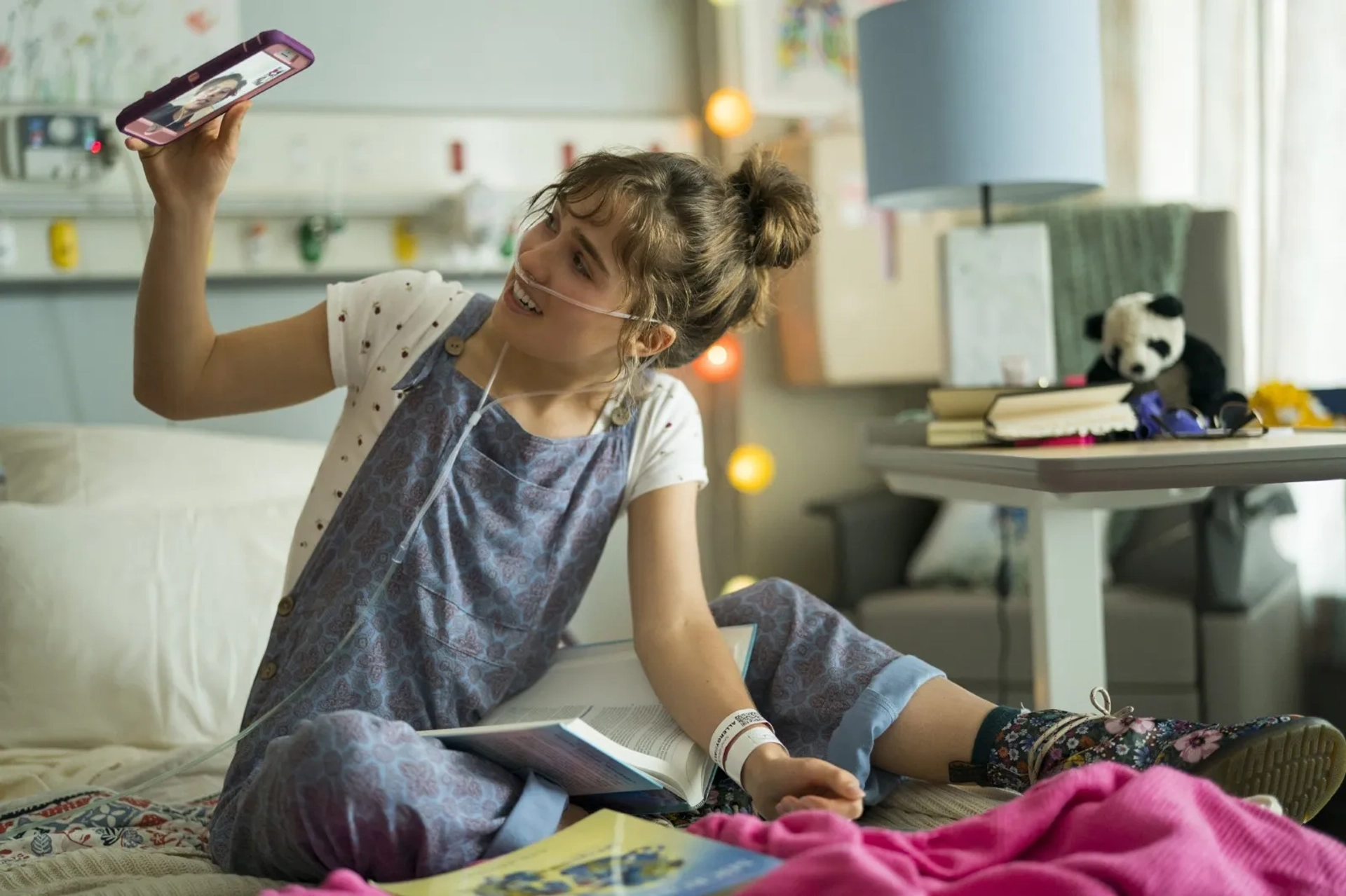 Haley Lu Richardson in Five Feet Apart (2019)