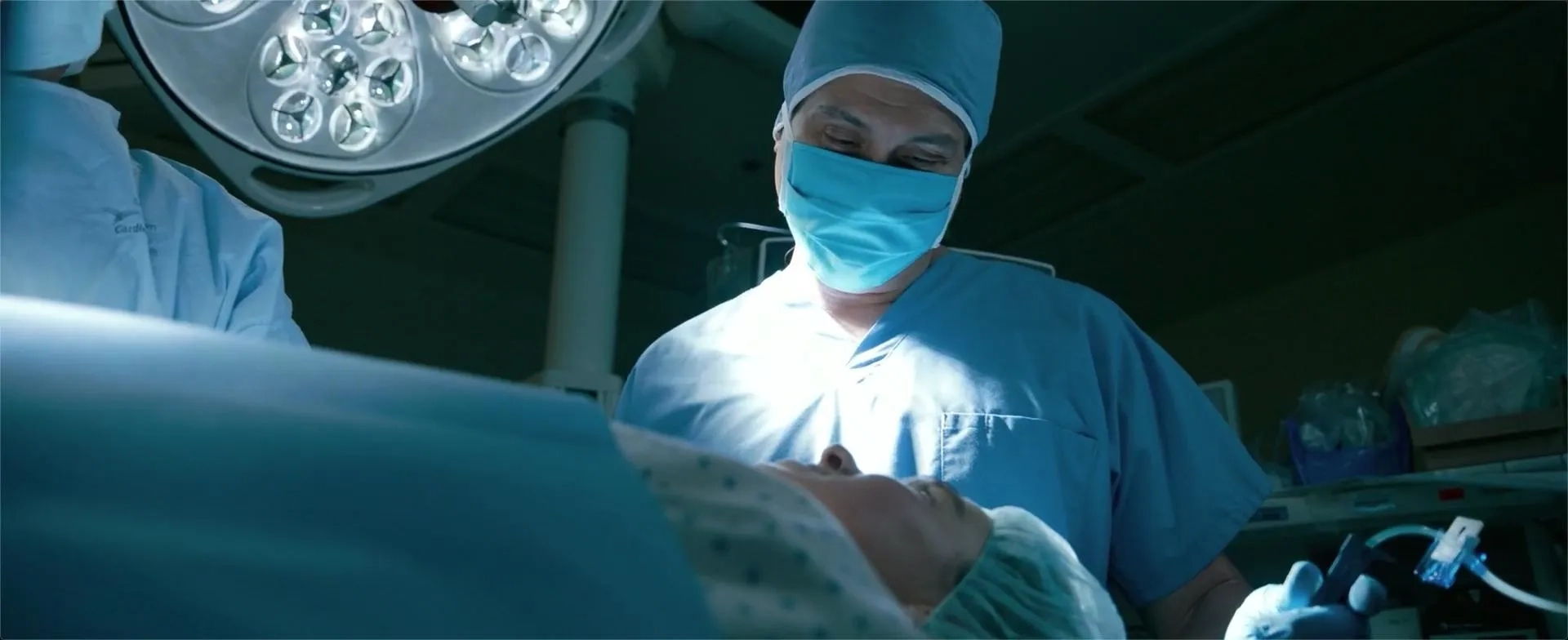 Demi Castro as Anesthesiologist in Five Feet Apart (2019).