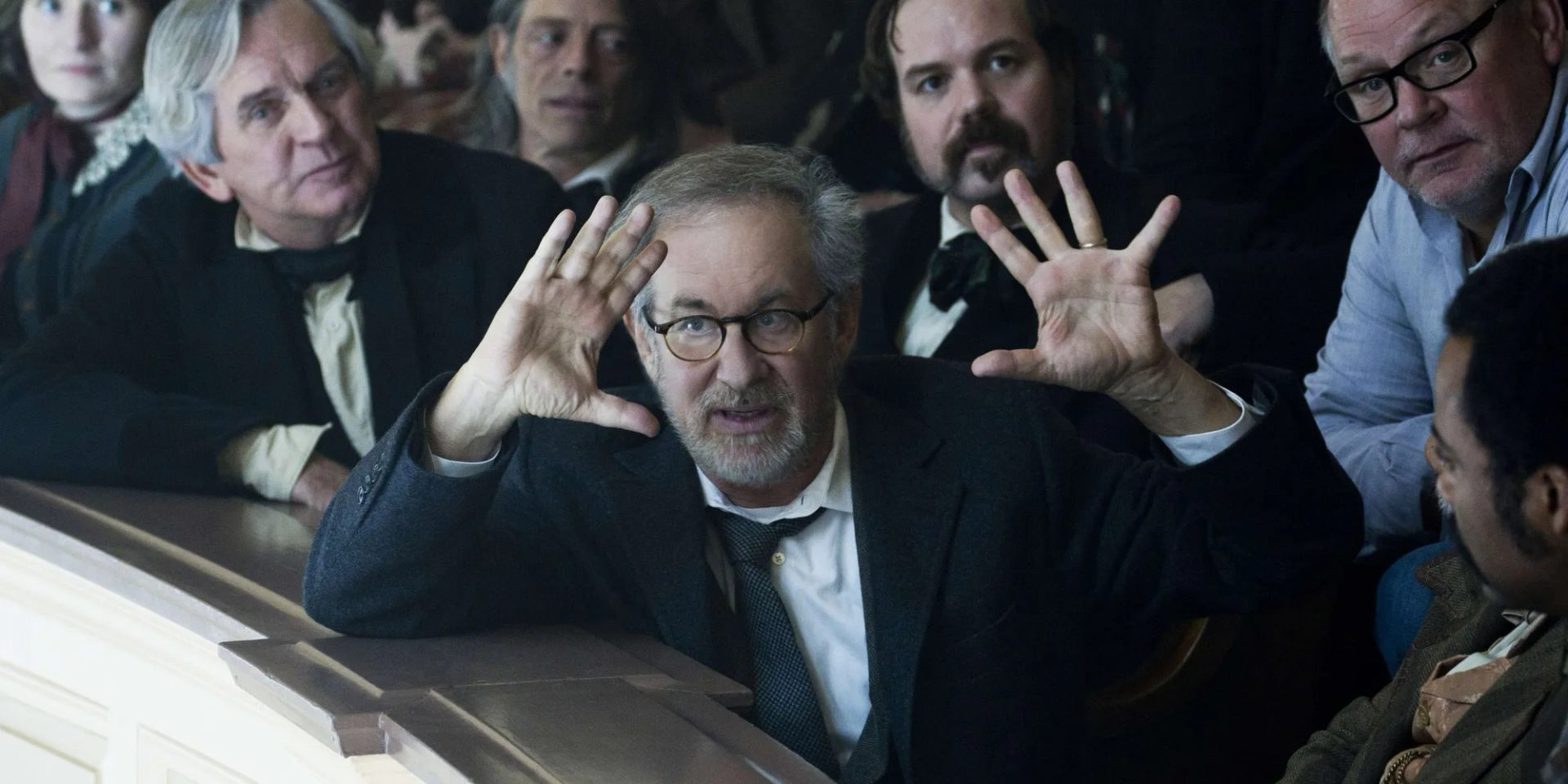 Steven Spielberg and Janusz Kaminski in Lincoln (2012)