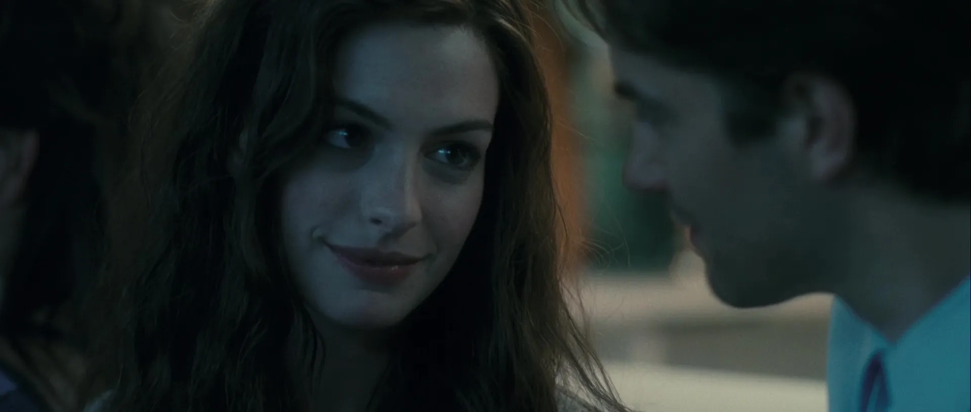 Anne Hathaway and Jim Sturgess in One Day (2011)