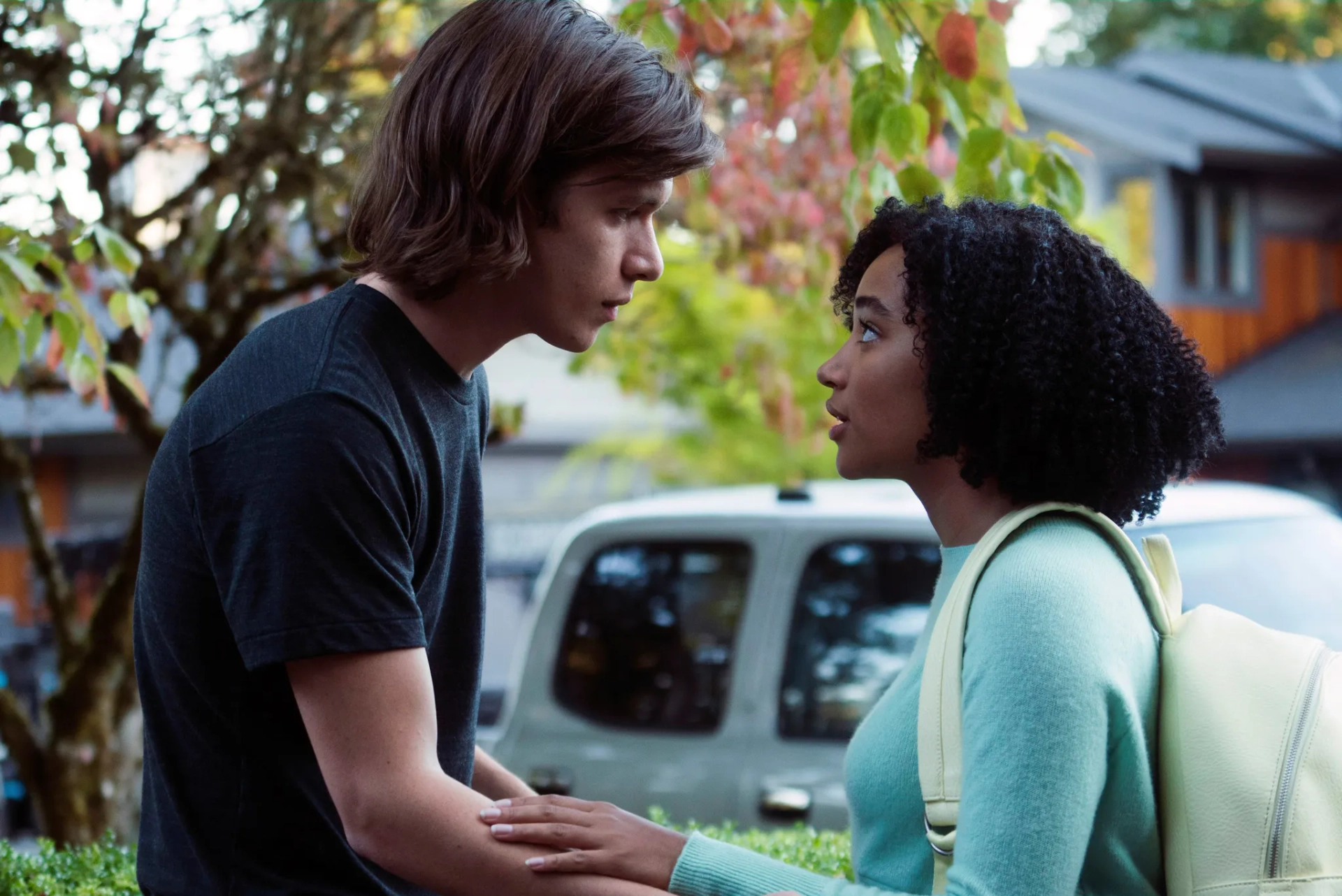 Nick Robinson and Amandla Stenberg in Everything, Everything (2017)