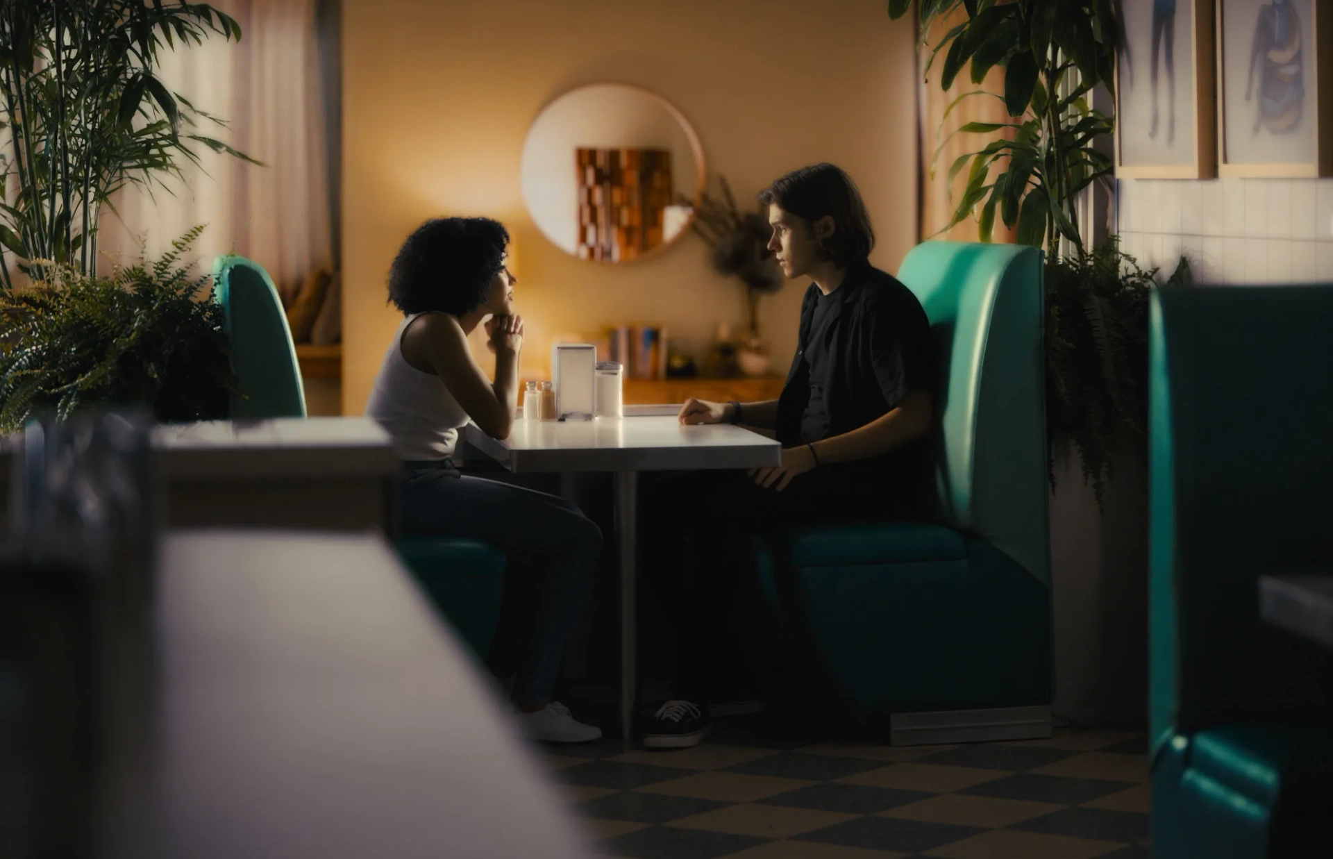 Nick Robinson and Amandla Stenberg in Everything, Everything (2017)