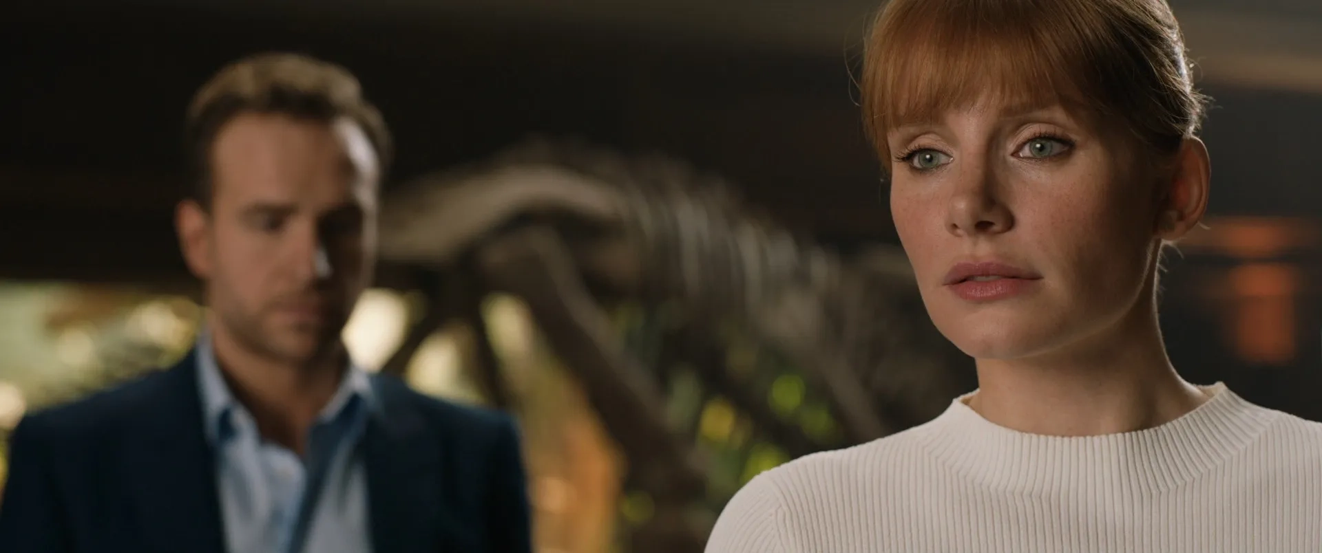 Bryce Dallas Howard and Rafe Spall in Jurassic World: Fallen Kingdom (2018)