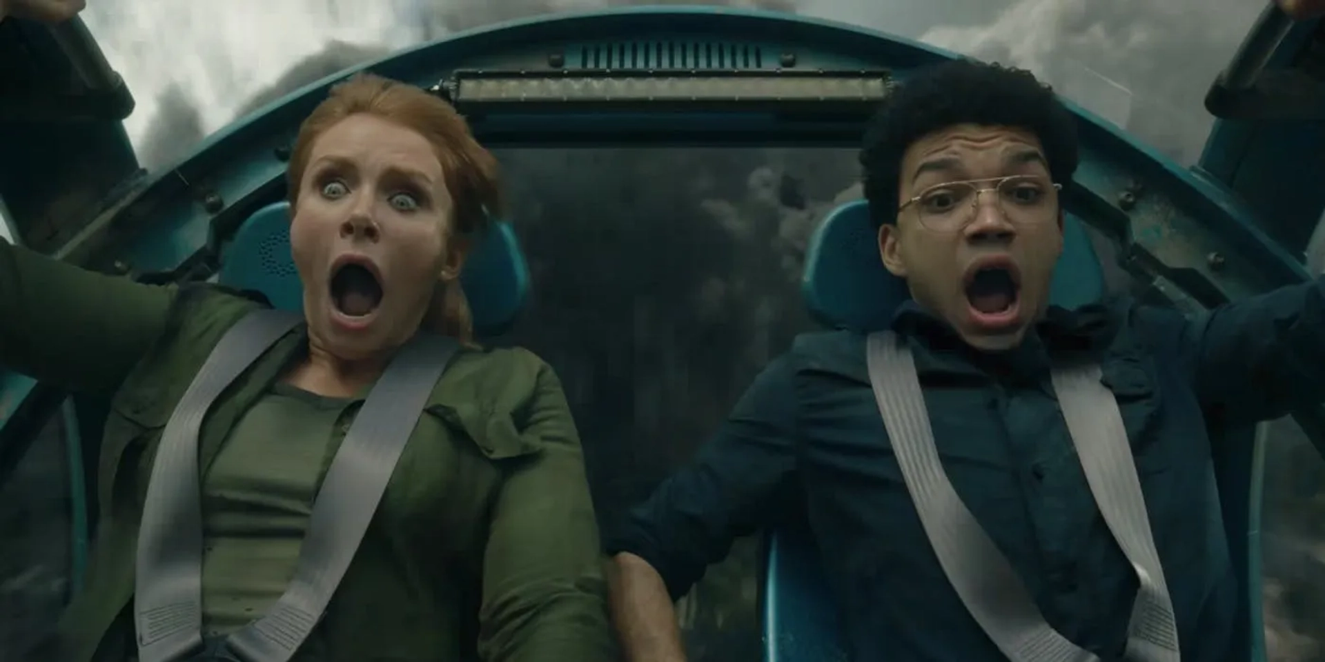 Bryce Dallas Howard and Justice Smith in Jurassic World: Fallen Kingdom (2018)