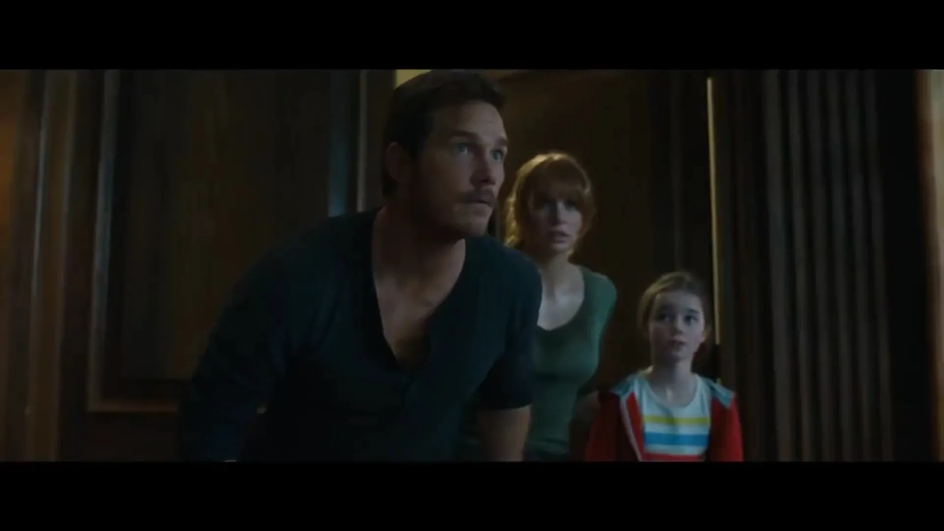 Bryce Dallas Howard, Chris Pratt, and Isabella Sermon in Jurassic World: Fallen Kingdom (2018)