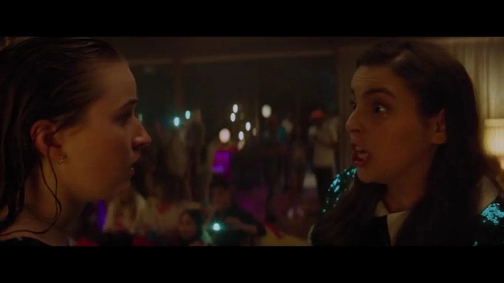 Beanie Feldstein and Kaitlyn Dever in Booksmart (2019)